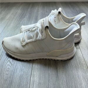 Adidas White Athletic Sneakers Size 9 Mens/Women’s 11 gently Worn Laces